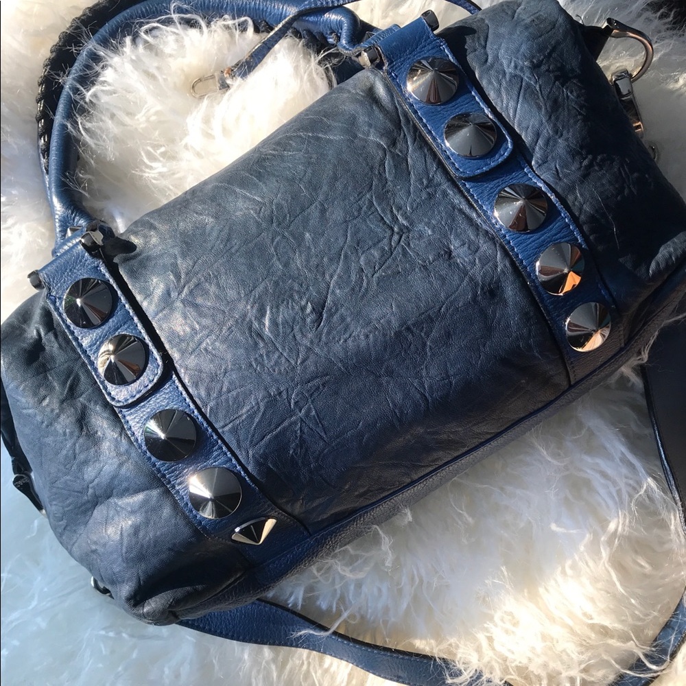 BE & D handbag.Blue soft like butter 🌹 Not kidding softest !❤️offers🤗Welcome